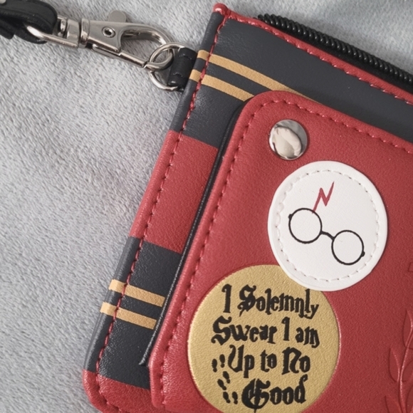 Harry Potter Wallet Wristlet - Picture 13 of 16